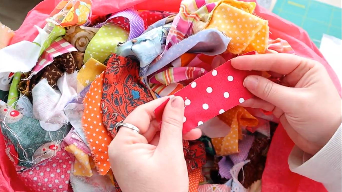  how to use tiny fabric scraps: step 1 sorting the fabrics