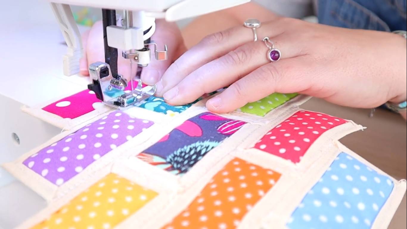 brick wall quilt pattern: step 9 sewing the mug rug together