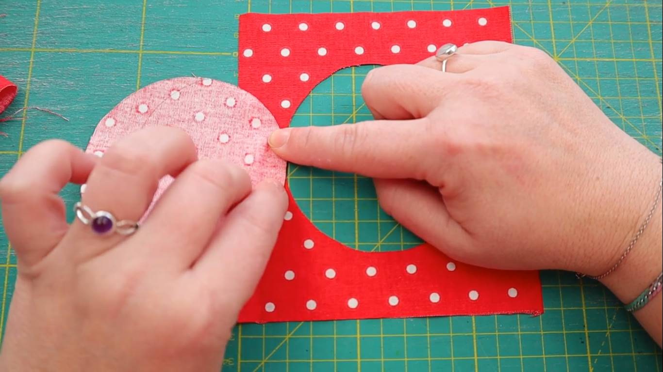 How to sew fabric circles