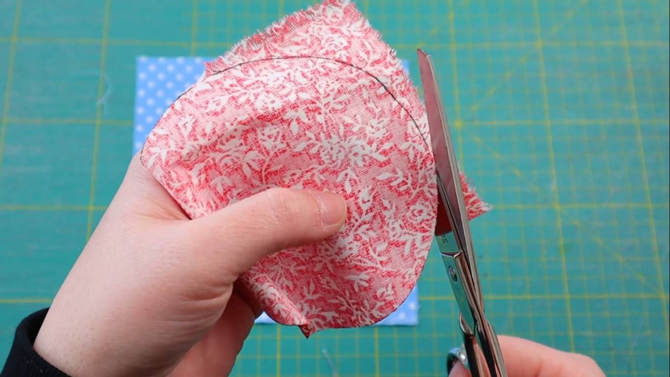 how to sew fabric circles step 1: cutting fabric