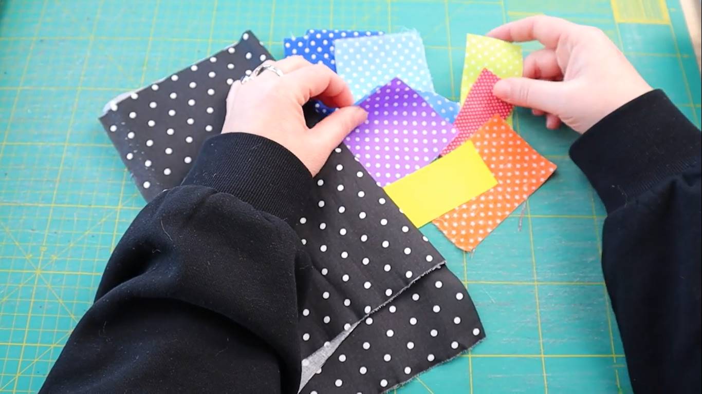 tetris quilt pattern: step 1 choosing the fabric scraps