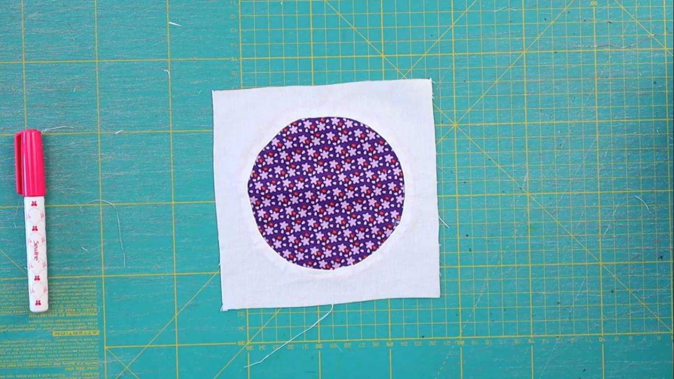  how to sew fabric circles step 9 the seal allowance circle quilt block is done!