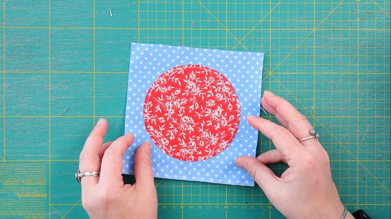 how to sew fabric circles step 5 the raw edged quilt block is complete