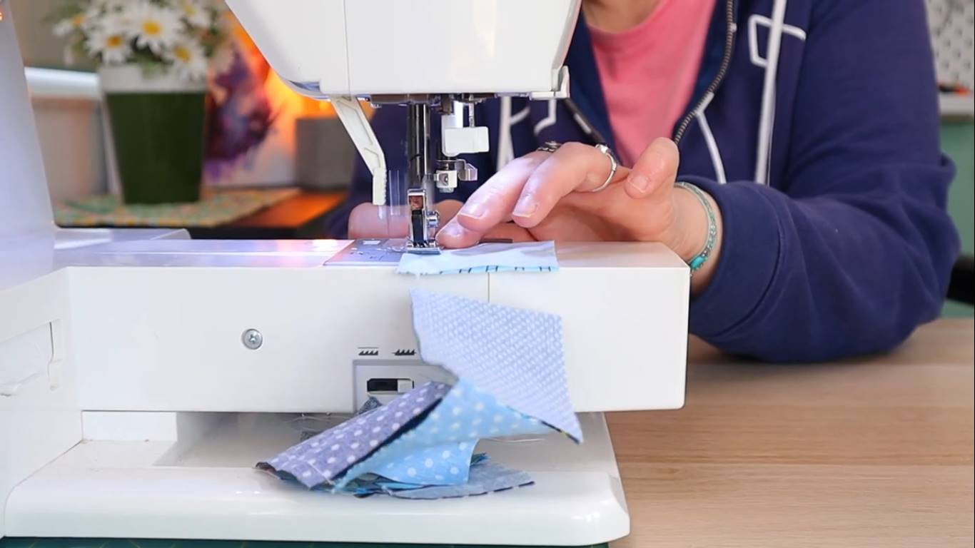 watercolor quilt pattern step 6 sewing the square rows