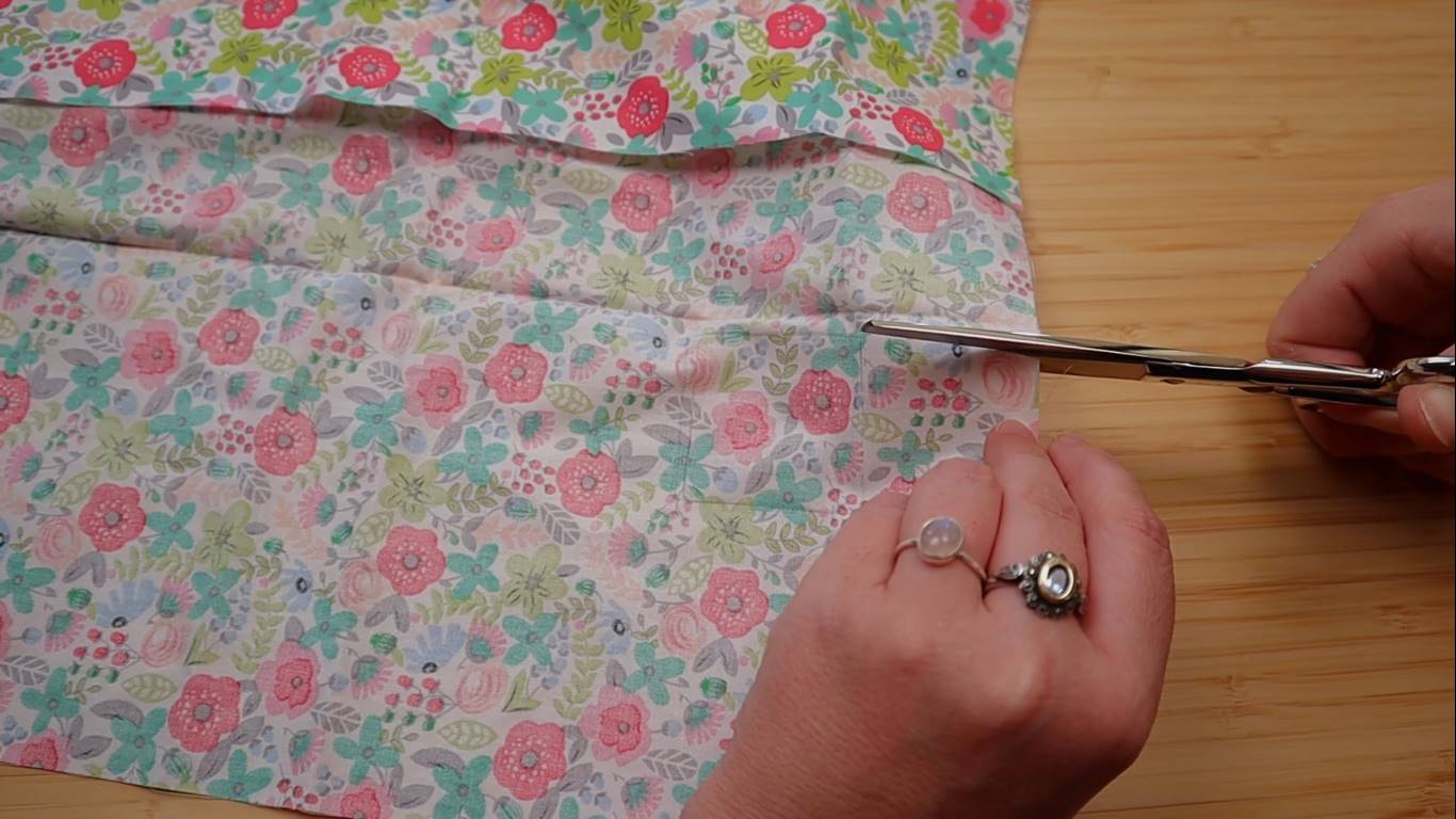 Garden watercolor quilt pattern step 2: cutting the squares