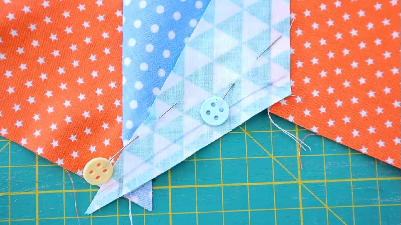 how to make a tumbling quilt block step 11 add the corners